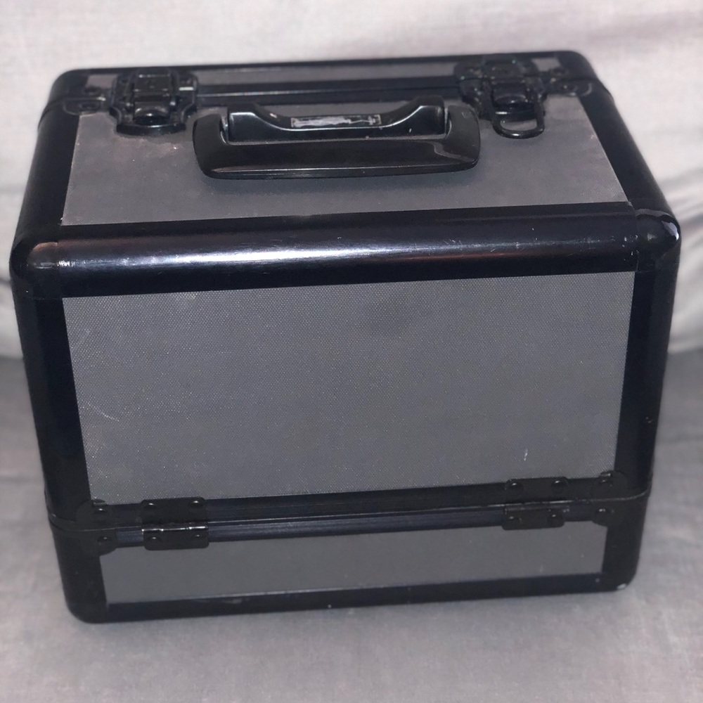 MAC train case